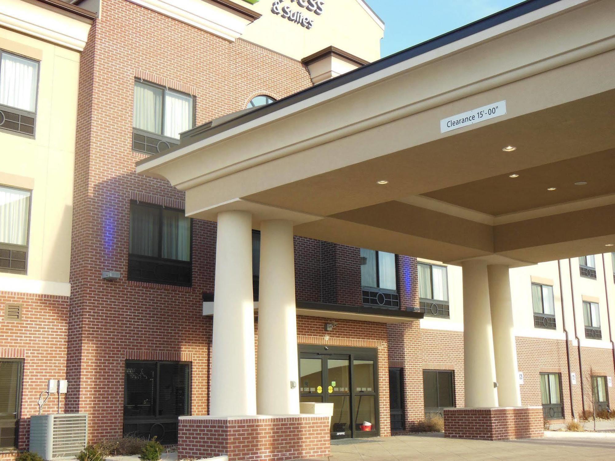 Holiday Inn Express & Suites Washington - Meadow Lands By Ihg Exterior photo